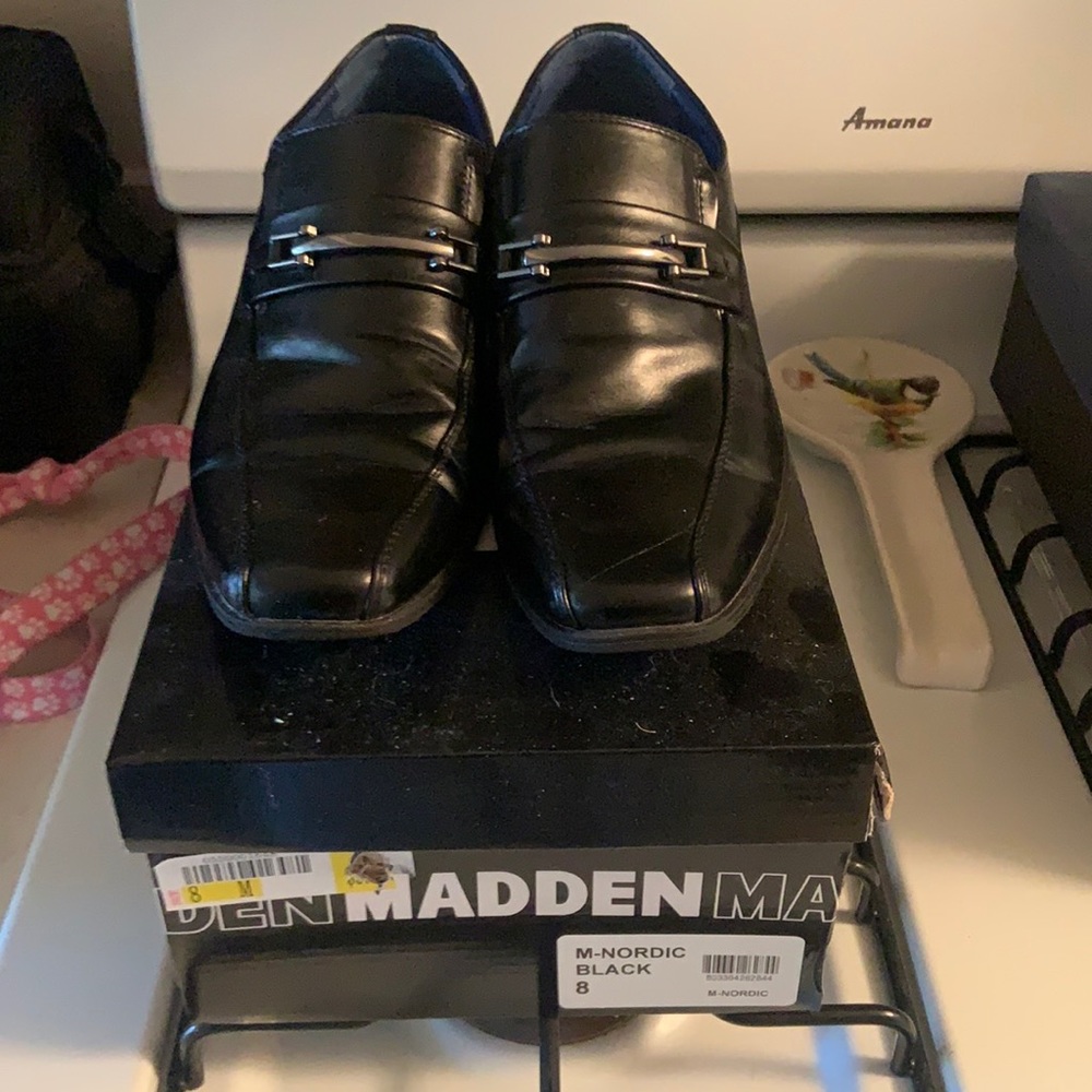 Dress shoes